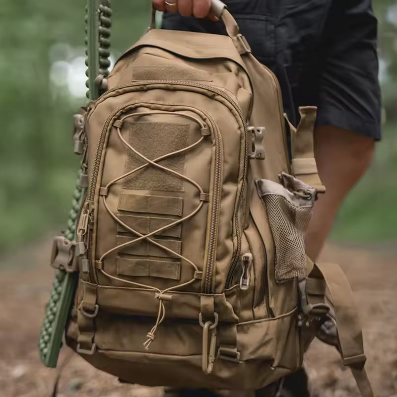 Mochila táctica  65L: gran capacidad, ideal para senderismo, camping y viajes. Mochila de estilo militar.